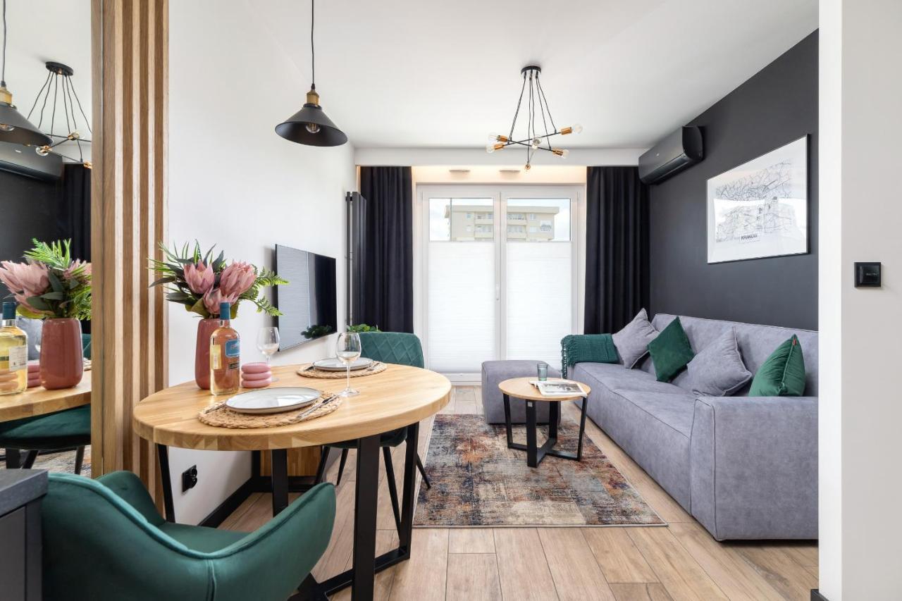 Solaris Park Apartment Tauron Arena By Renters Prestige Krakow Luaran gambar